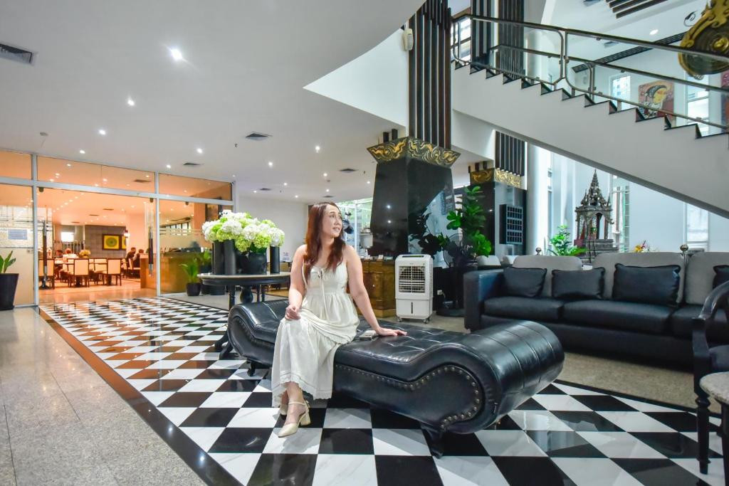 PINNACLE LUMPINEE PARK 3*
