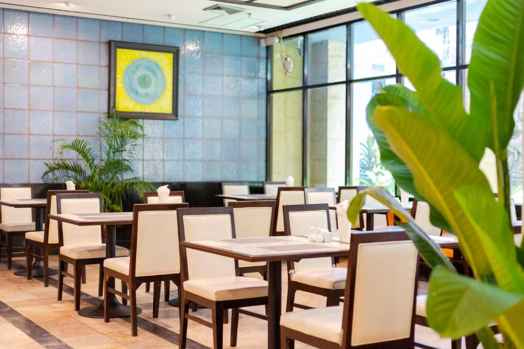 PINNACLE LUMPINEE PARK 3*