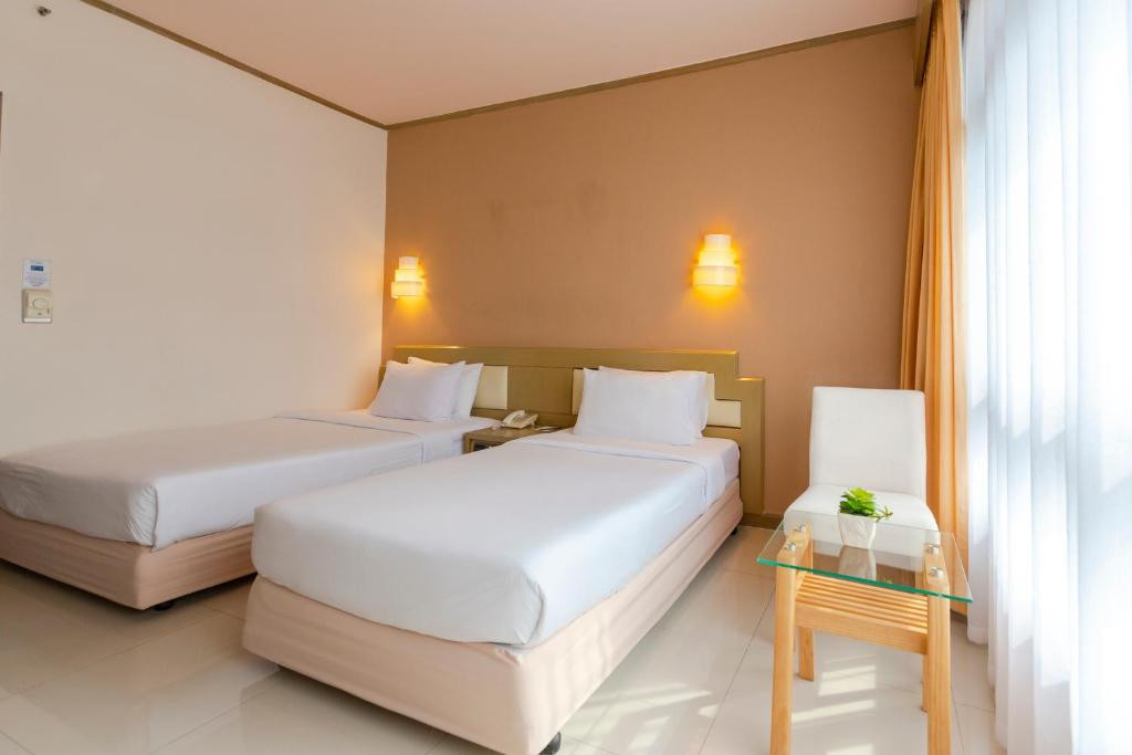 PINNACLE LUMPINEE PARK 3*