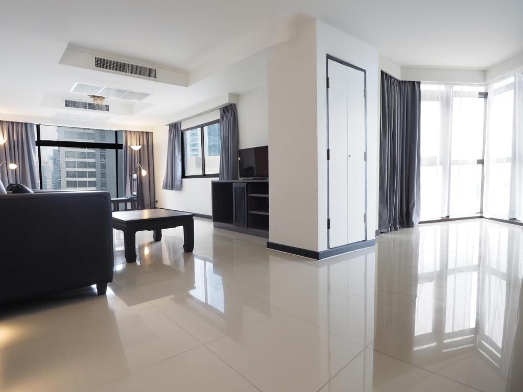 PINNACLE LUMPINEE PARK 3*
