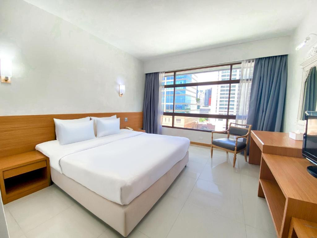 PINNACLE LUMPINEE PARK 3*