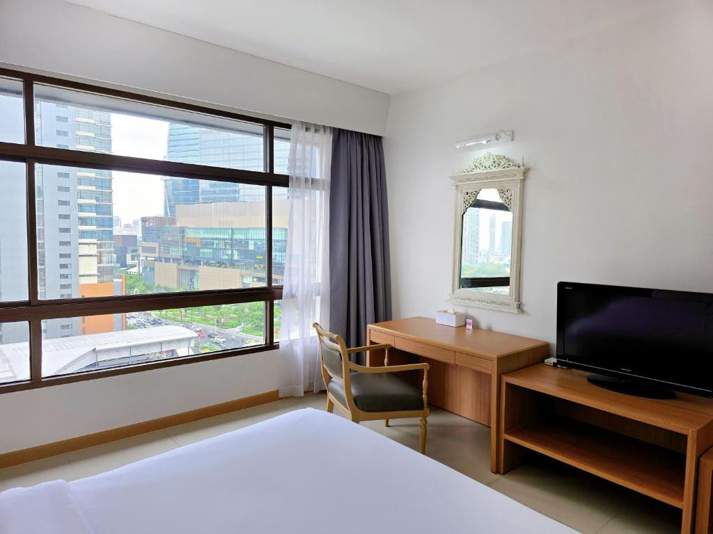 PINNACLE LUMPINEE PARK 3*