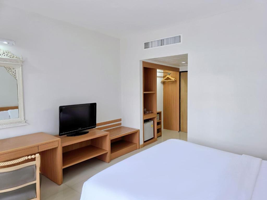 PINNACLE LUMPINEE PARK 3*
