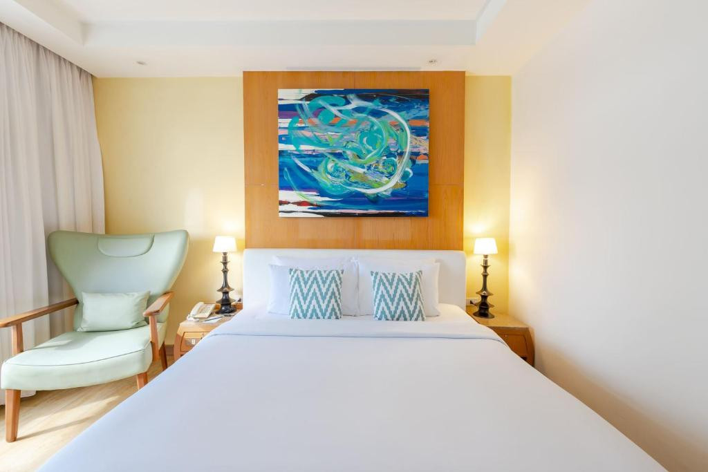 PINNACLE LUMPINEE PARK 3*
