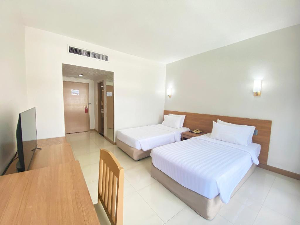 PINNACLE LUMPINEE PARK 3*