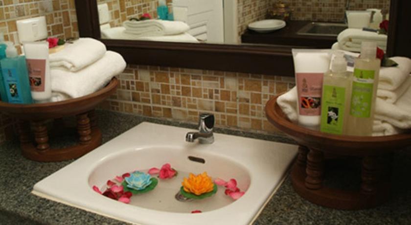 R-CON RESIDENCE 3*