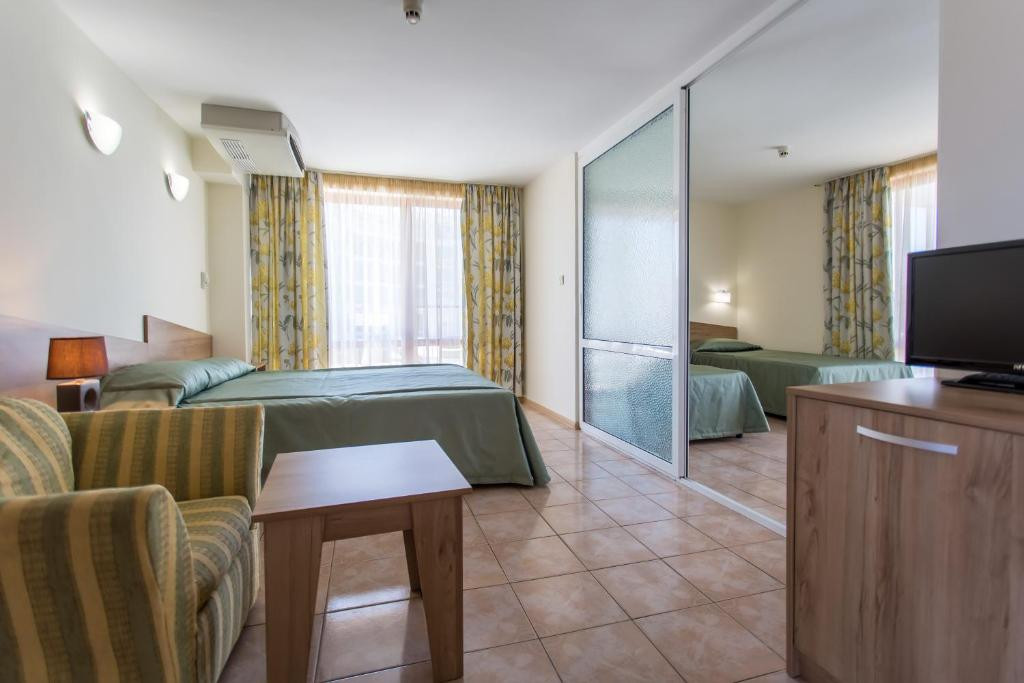 LONGOZA 4*