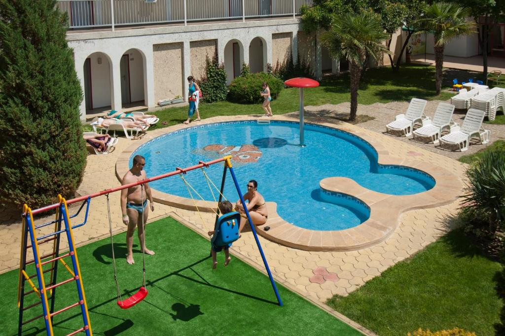 LONGOZA 4*