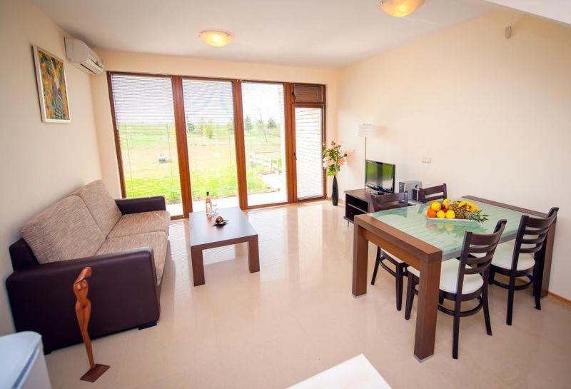 LIGHTHOUSE APARTMENTS & VILLAS 3*