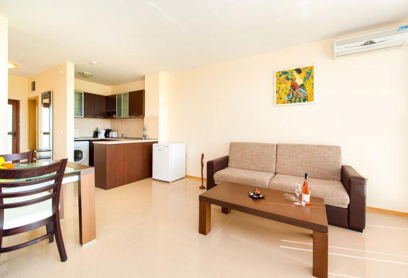 LIGHTHOUSE APARTMENTS & VILLAS 3*