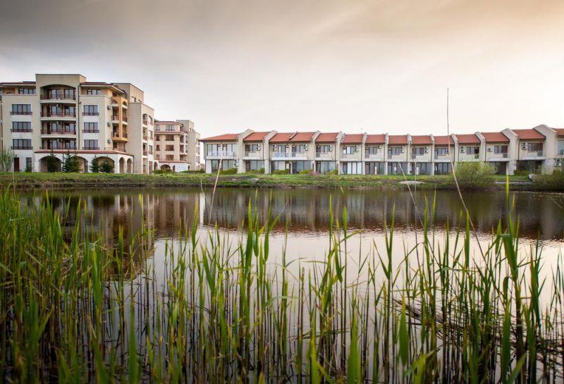 LIGHTHOUSE APARTMENTS & VILLAS 3*