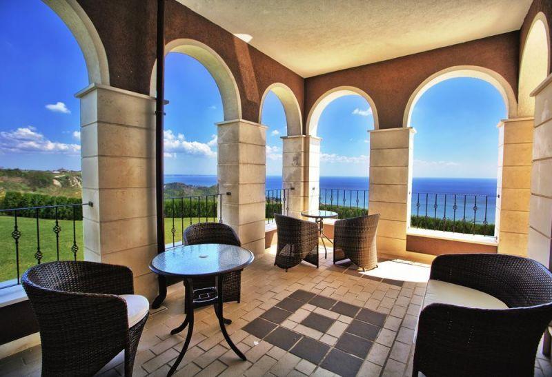 LIGHTHOUSE APARTMENTS & VILLAS 3*