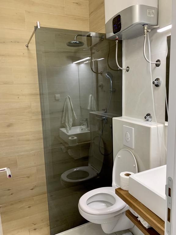 POZNANOVIC APT 4*