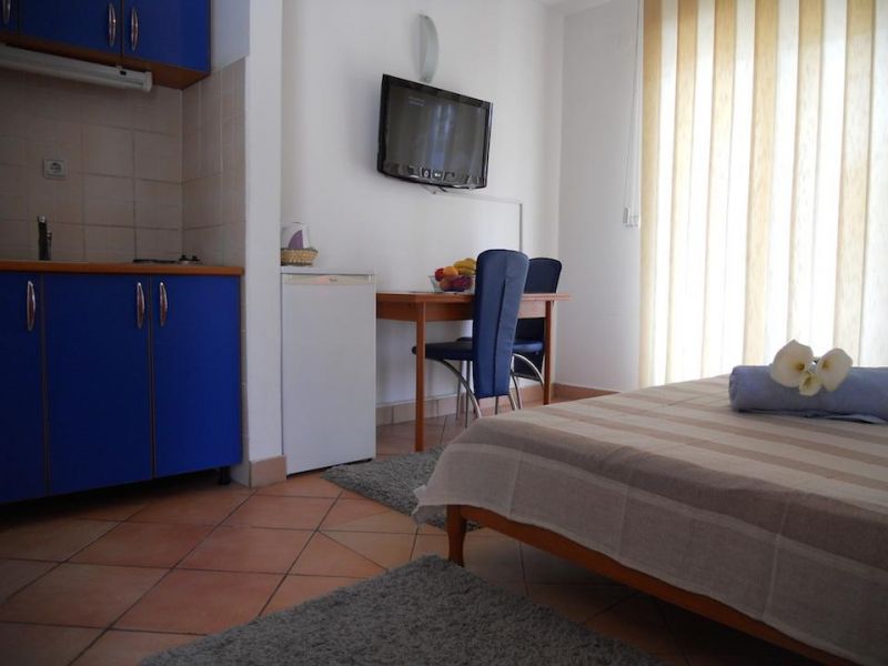 POZNANOVIC APT 4*