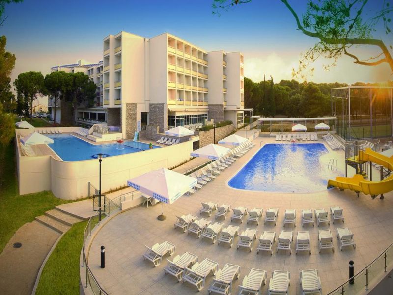 ADRIA HOTEL BIOGRAD NA MORU 3*