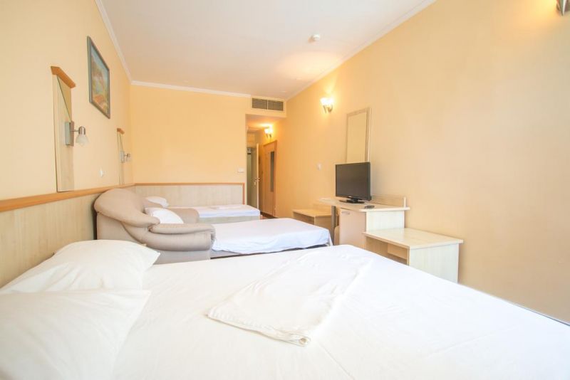 ADRIA HOTEL BIOGRAD NA MORU 3*