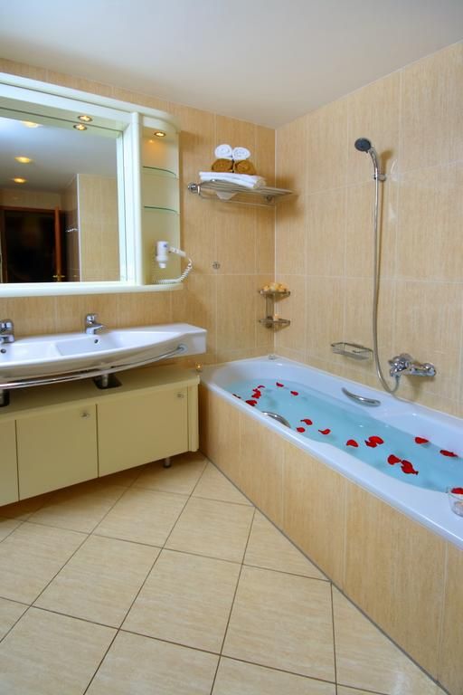 ADRIATIQ RESORT FONTANA DELUXE 4*
