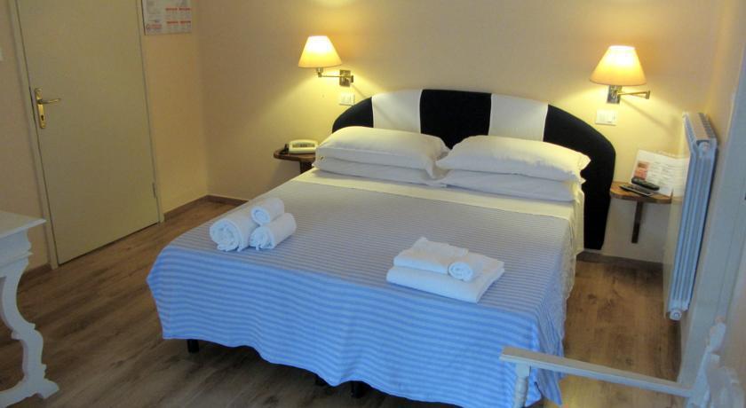 AUSONIA FOLLONICA 3*