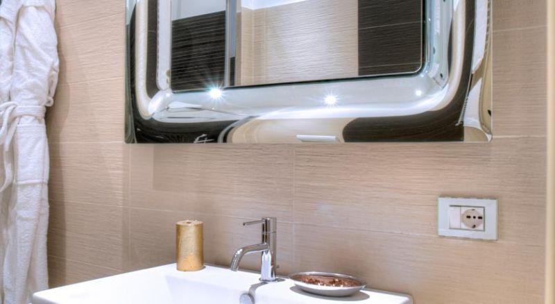 BDB LUXURY ROOMS SAN PIETRO 1*