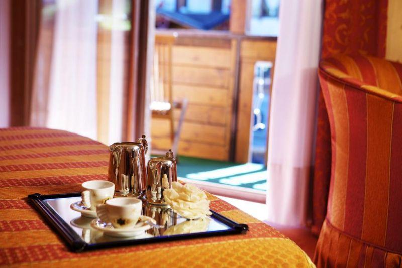 CAMINETTO HOTEL FOLGARIDA 4*