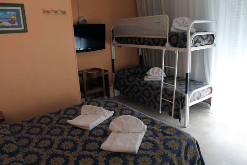 CAPRI PETRE LIGURE 3*