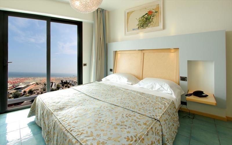 CLUB HOUSE MARINA CENTRO 4*