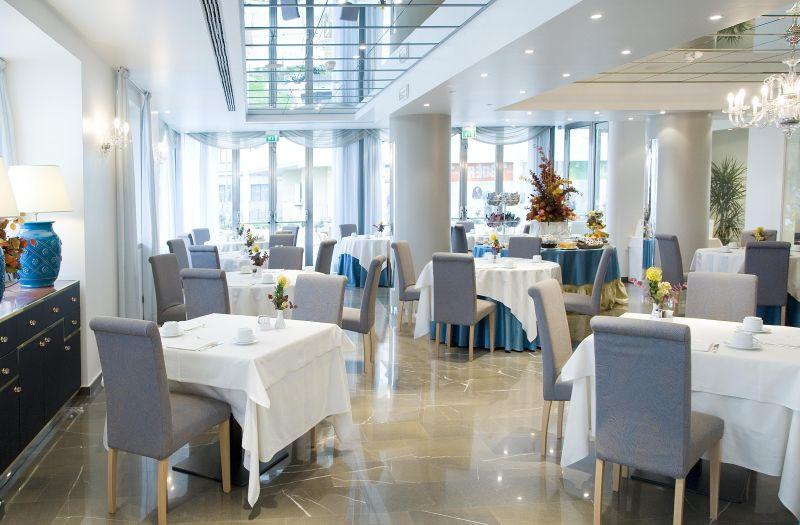 CLUB HOUSE MARINA CENTRO 4*
