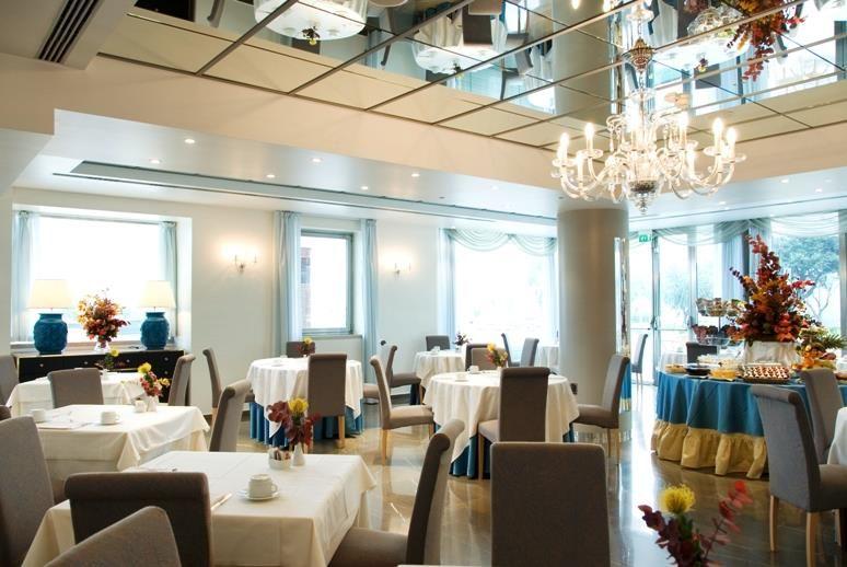 CLUB HOUSE MARINA CENTRO 4*