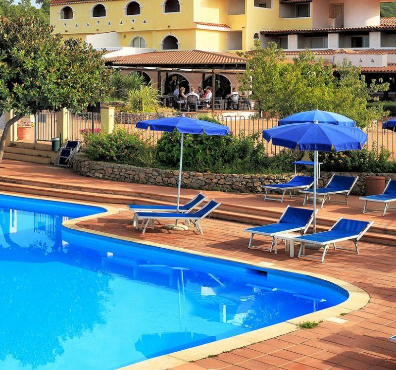 COLONNA BEACH HOTEL & RESIDENCE 4*