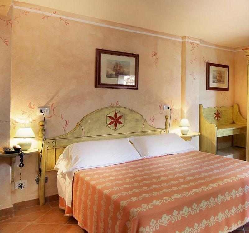 COLONNA BEACH HOTEL & RESIDENCE 4*