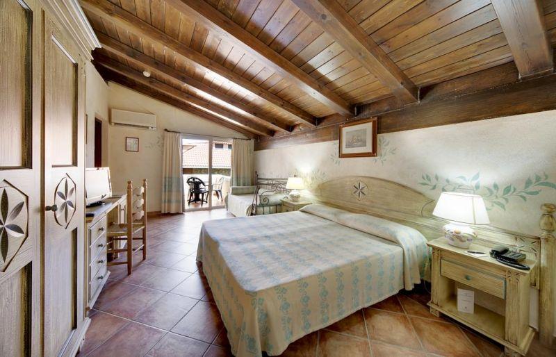 COLONNA BEACH HOTEL & RESIDENCE 4*