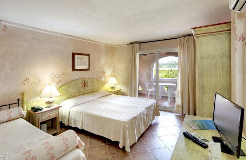 COLONNA BEACH HOTEL & RESIDENCE 4*