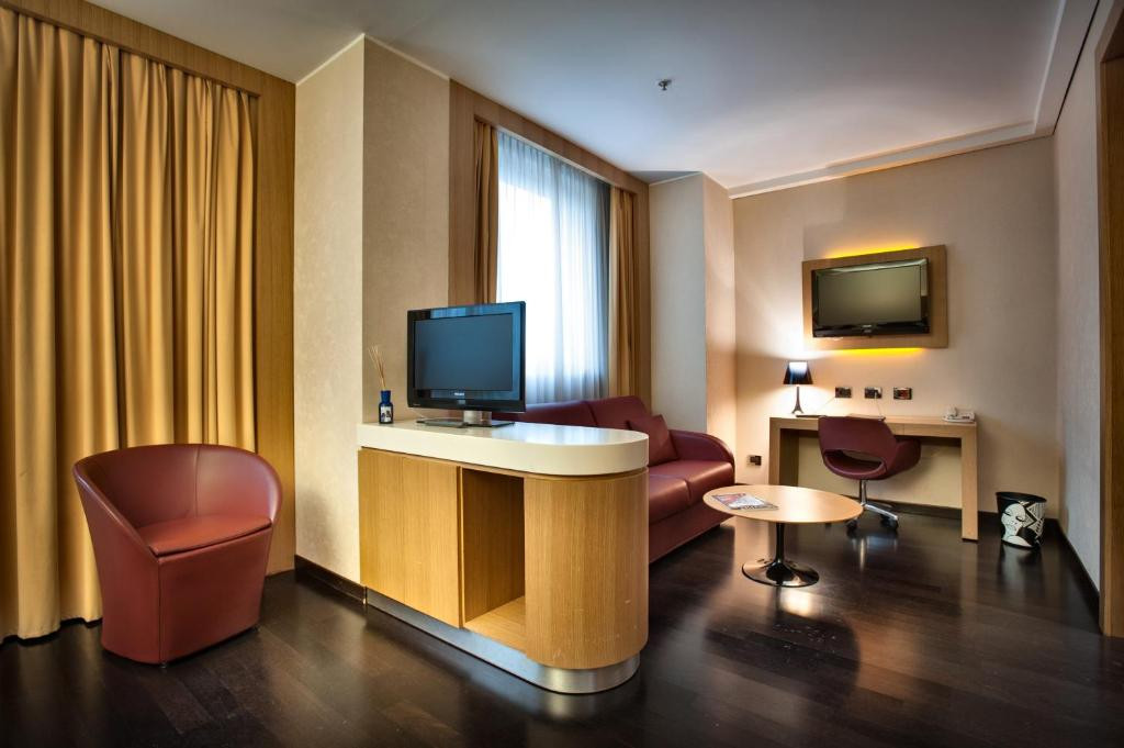 CROWNE PLAZA MILAN CITY 4*