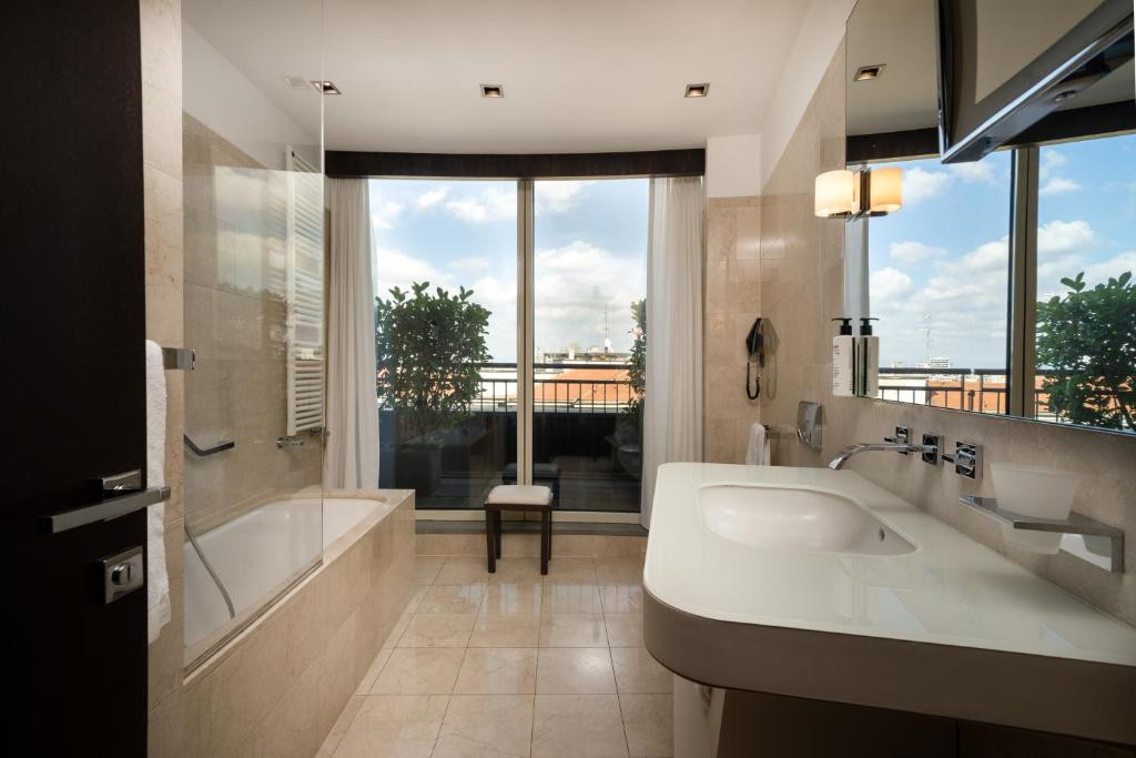 CROWNE PLAZA MILAN CITY 4*