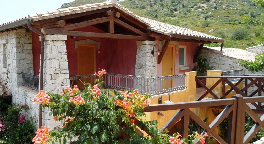 CRUCCURIS RESORT 4*