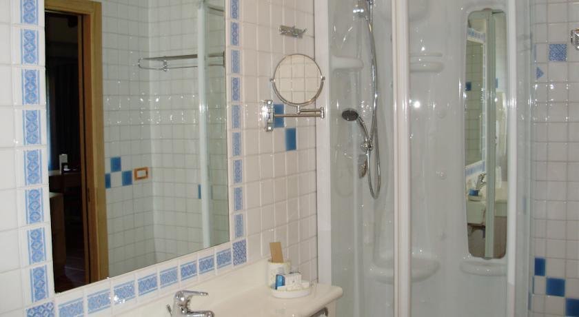 CRUCCURIS RESORT 4*