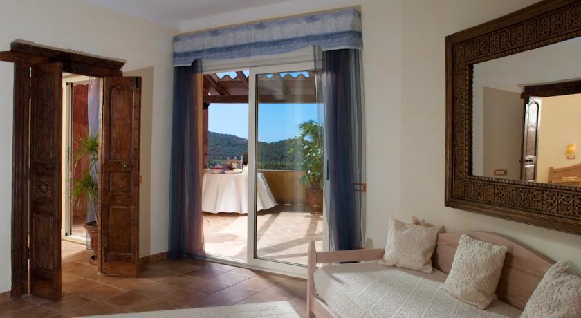 CRUCCURIS RESORT 4*