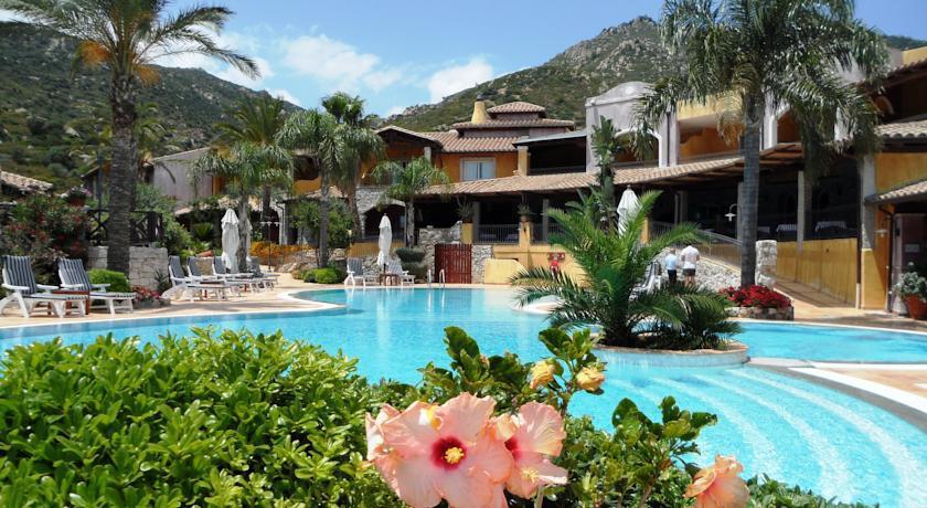 CRUCCURIS RESORT 4*