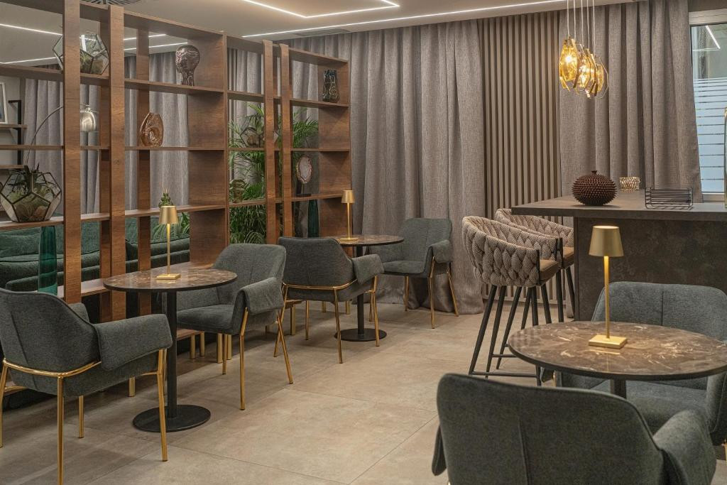CLUB MEETING (EX. DAYS INN) MARINA CENTRO 4*