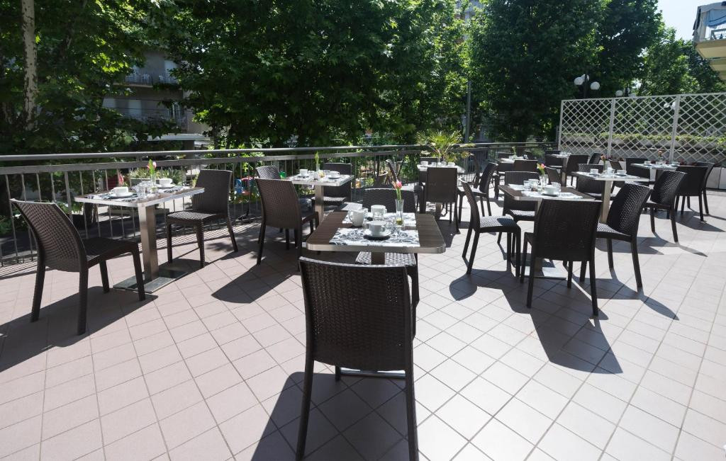 CLUB MEETING (EX. DAYS INN) MARINA CENTRO 4*