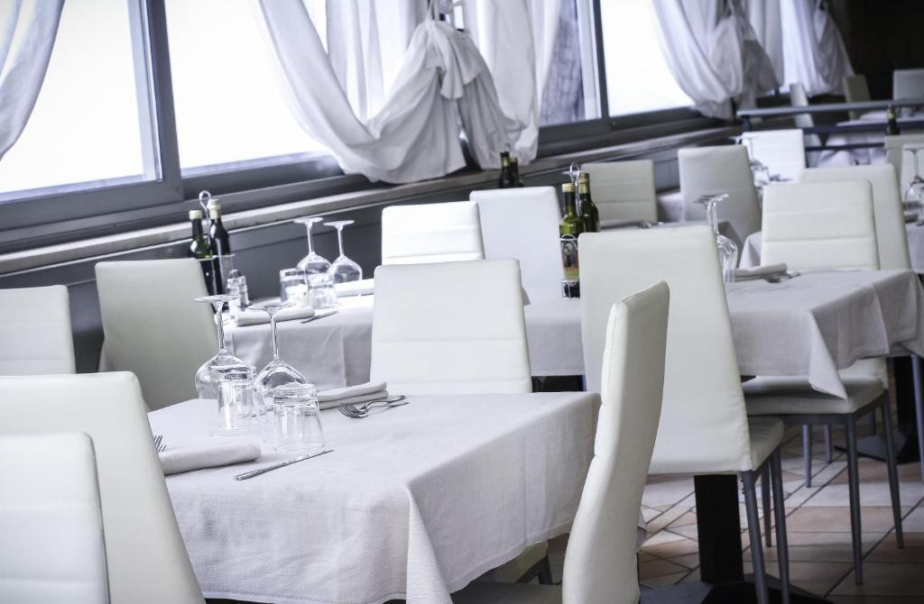 CLUB MEETING (EX. DAYS INN) MARINA CENTRO 4*