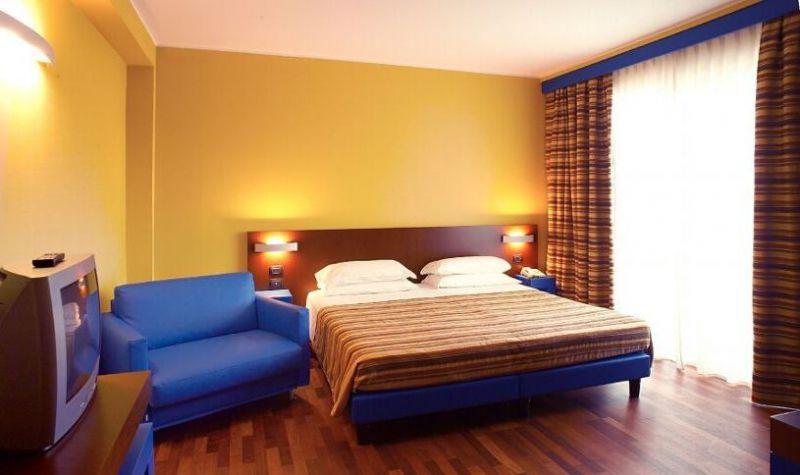 EMBASSY & BOSTON MILANO MARITIMA 4*