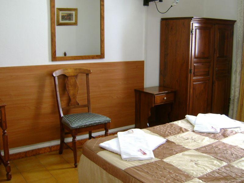 FAMILY HOUSE 2*