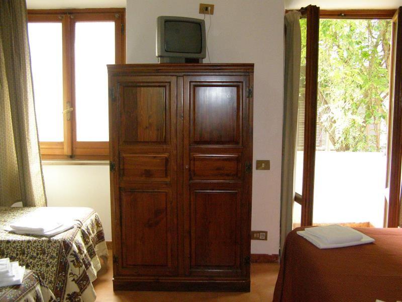 FAMILY HOUSE 2*
