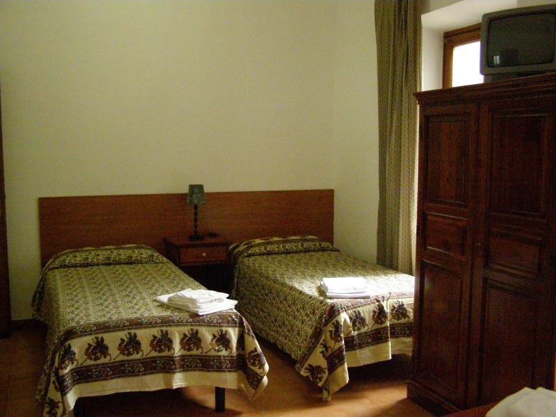 FAMILY HOUSE 2*
