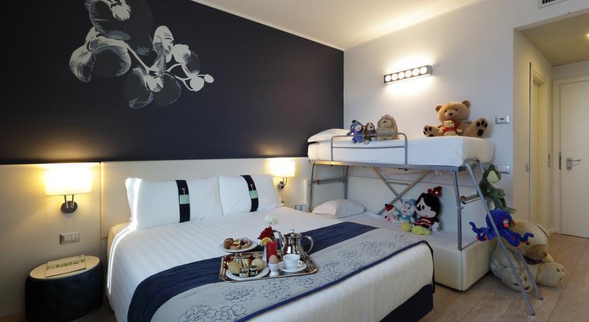 HOLIDAY INN MILAN NORD ZARA 4*
