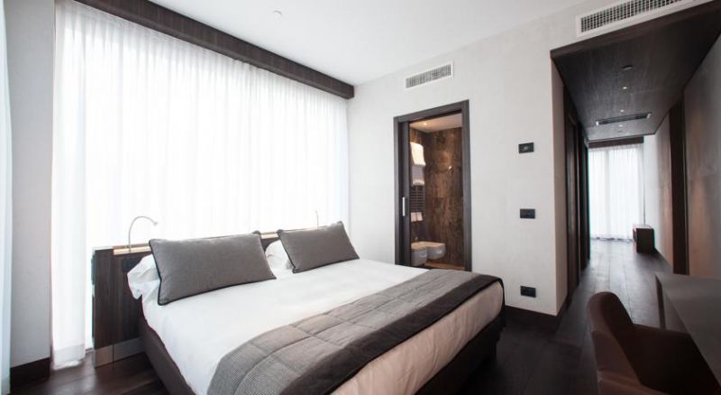 HYATT CENTRIC MILAN CENTRALE (ex.LAGARE HOTEL MILANO CENTRALE MGALLERY BY SOFITEL) 4*