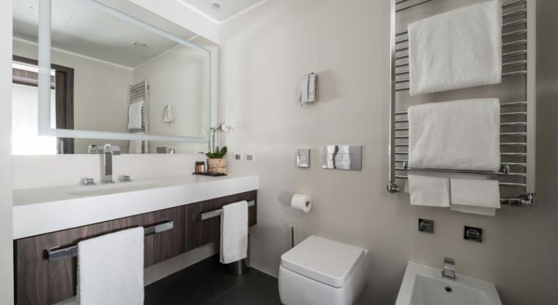 HYATT CENTRIC MILAN CENTRALE (ex.LAGARE HOTEL MILANO CENTRALE MGALLERY BY SOFITEL) 4*