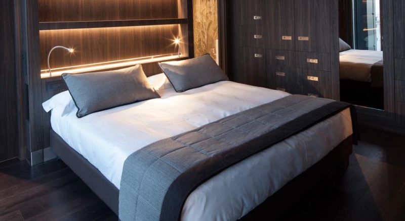 HYATT CENTRIC MILAN CENTRALE (ex.LAGARE HOTEL MILANO CENTRALE MGALLERY BY SOFITEL) 4*