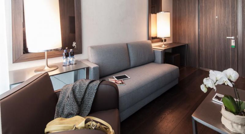 HYATT CENTRIC MILAN CENTRALE (ex.LAGARE HOTEL MILANO CENTRALE MGALLERY BY SOFITEL) 4*